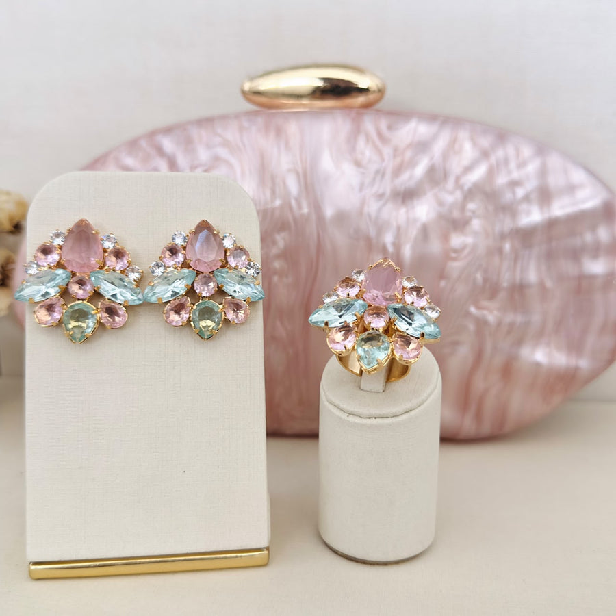 Kit Clutch Madrepérola, Brinco e Anel Regulável Brooklyn Rosa com Azul Banho Dourado