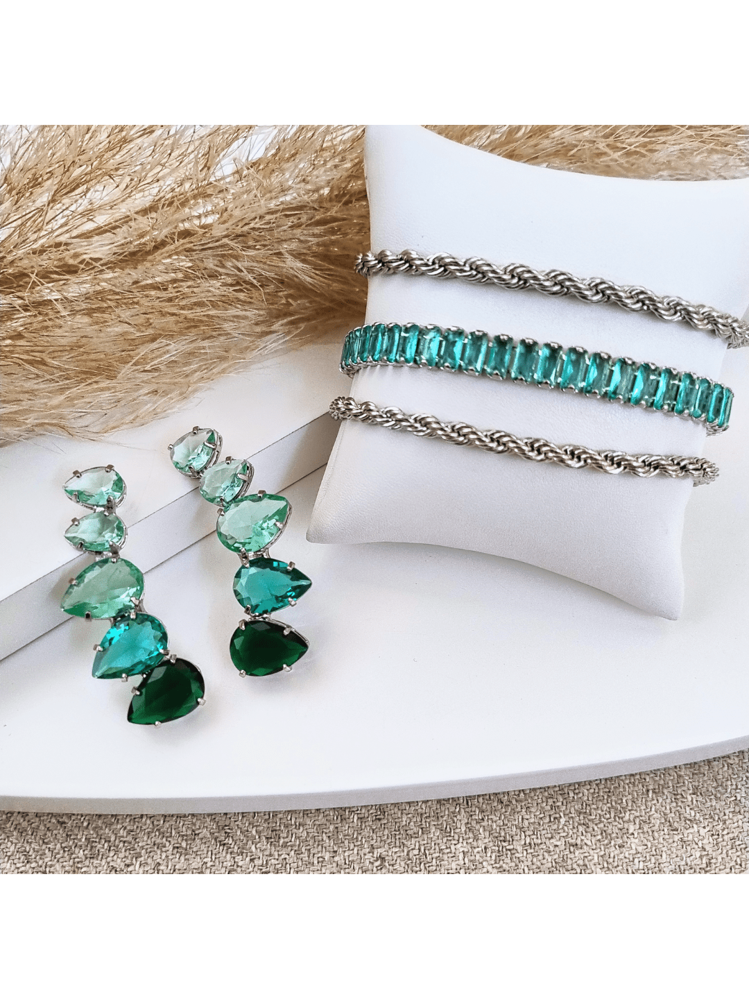 KIT BRINCO COM PULSEIRAS MELLO TONS DE VERDE Cor:Dourado