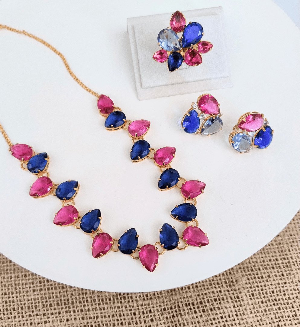 KIT COLAR BRINCO E ANEL LUCIANA TOSN DE INVERNO Cor:SAFIRA COM PINK