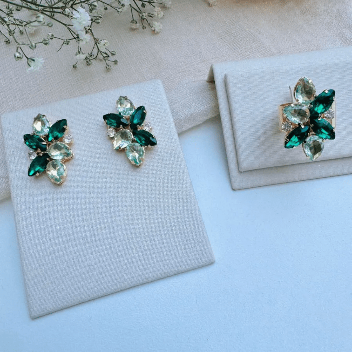 KIT BRINCO E ANEL CRISTIANE Cor:TONS DE VERDE