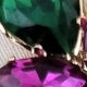 BRINCO ISA ROXO COM VERDE Cor:roxo com verde
