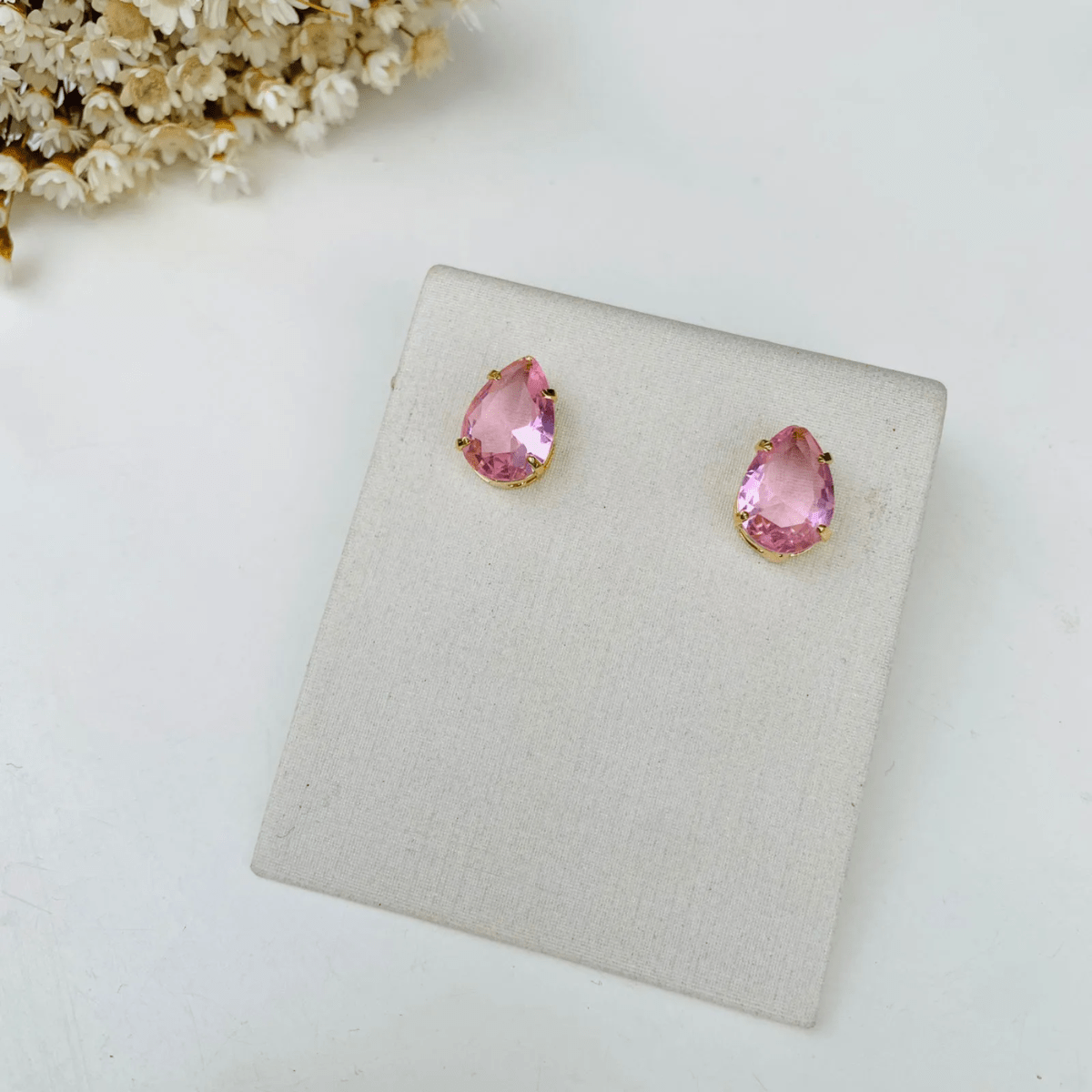 BRINCO GOTINHA ROSA CLARO ZIRCONIA BANHO OURO Cor:Rosa Bebê