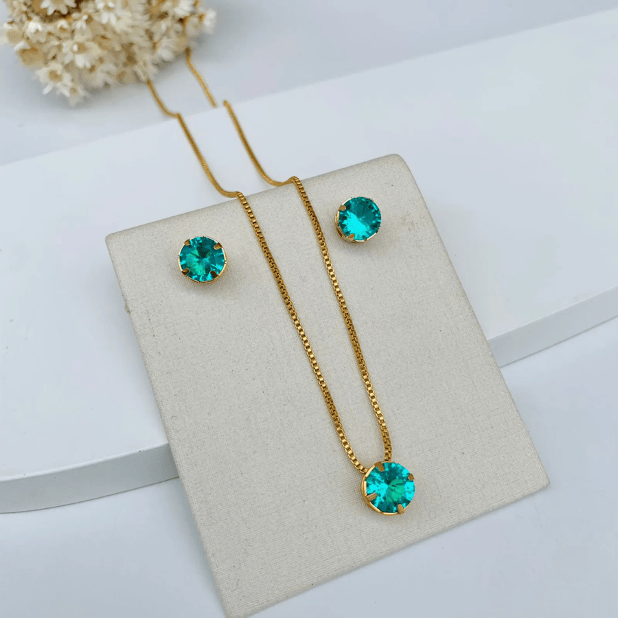 KIT COLAR COM BRINCO PONTO DE LUZ VERDE TURMALINA Cor:Dourado