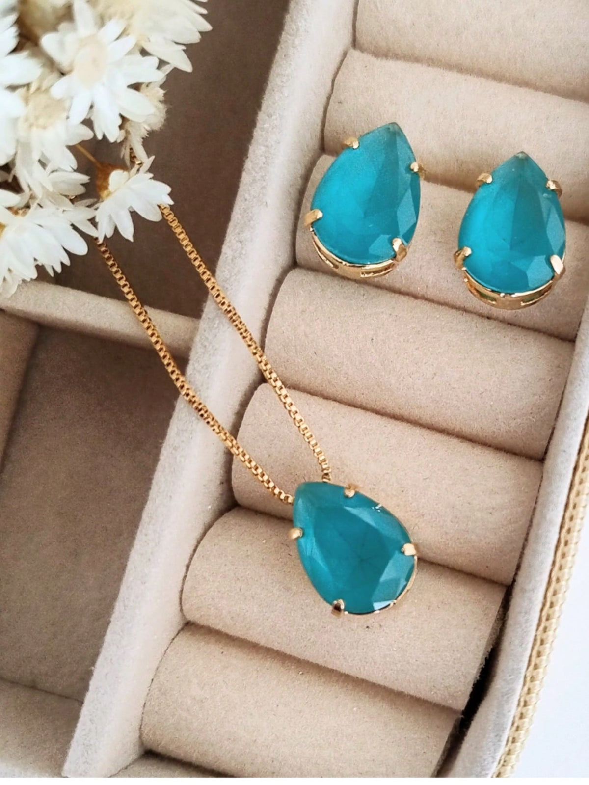 KIT GOTINHA COLAR COM BRINCO TURQUESA FOSCO DE ZIRCONIA Cor:TURQUESA