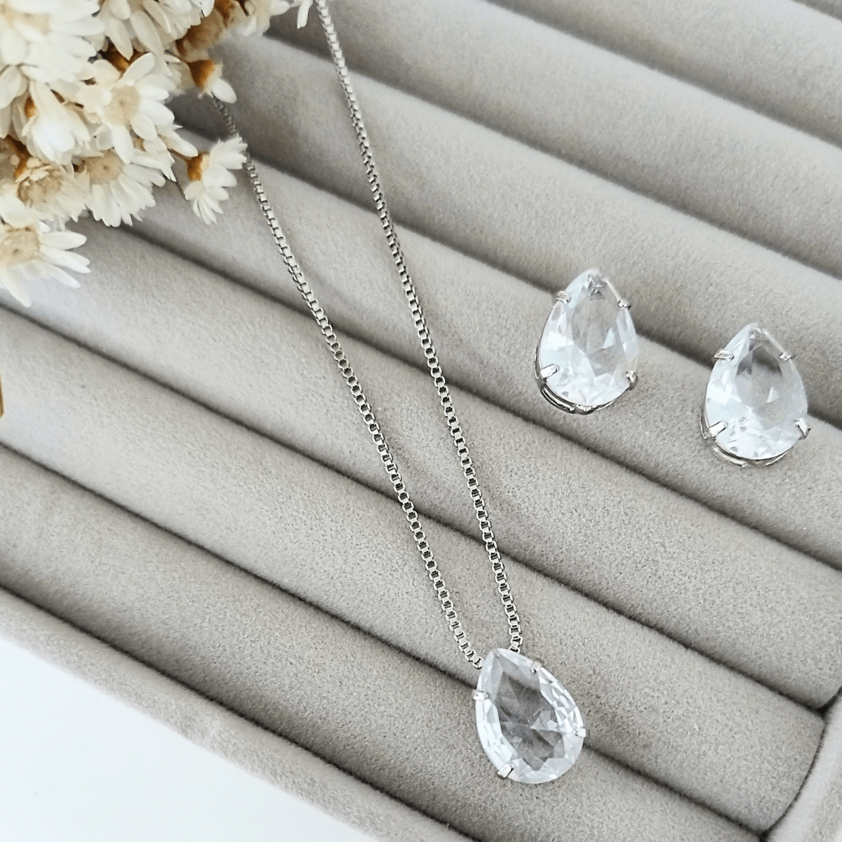 KIT COLAR COM BRINCO GOTINHA CRISTAL ZIRCONIA PRATA Cor:cristal