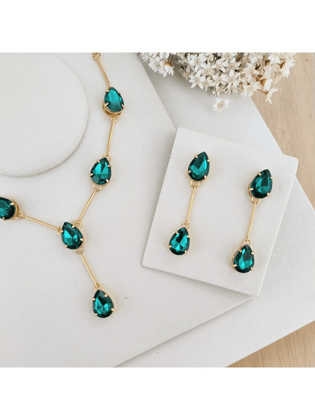 KIT COLAR COM BRINCO SALULA BANHO OURO Cor:ESMERALDA