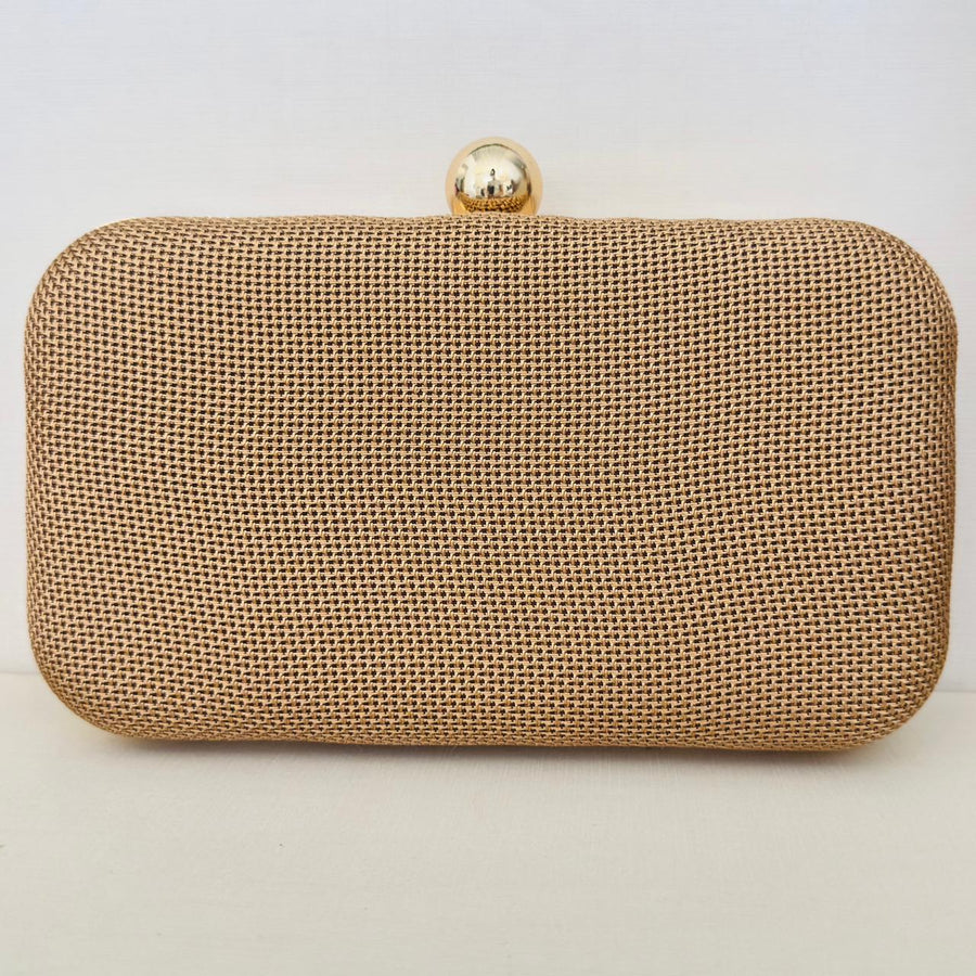 Clutch de Pano Marrom com Detalhe Dourado