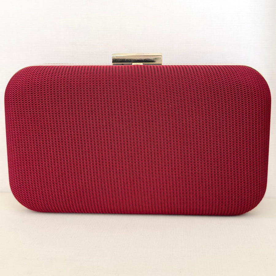 Clutch Vinho Marsala com Detalhe Dourado