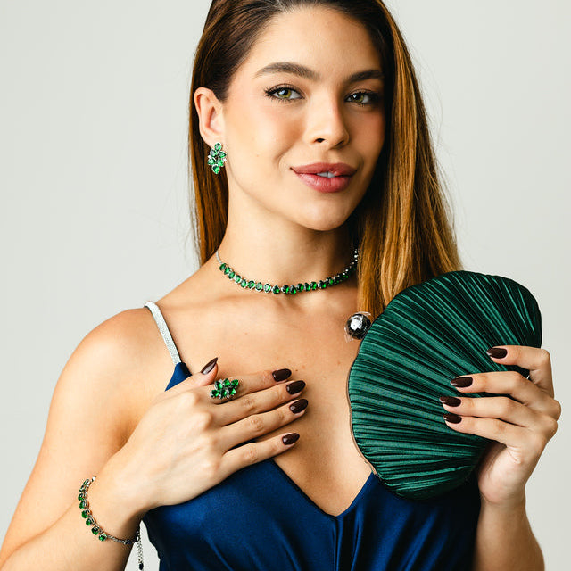Kit 5 Peças Clutch, Brinco, Anel Regulável, Pulseira e Colar de Gotinhas Zircônia Esmeralda Prata