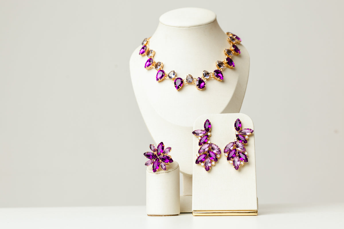 Kit Brinco, Anel Regulável e Colar Miriam Tons de Roxo Banho Dourado