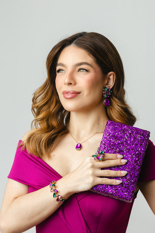Kit 4 Peças Clutch de Pedrinhas, Brinco, Bracelete e Anel Regulável Scarlat Roxo com Verde Dourado