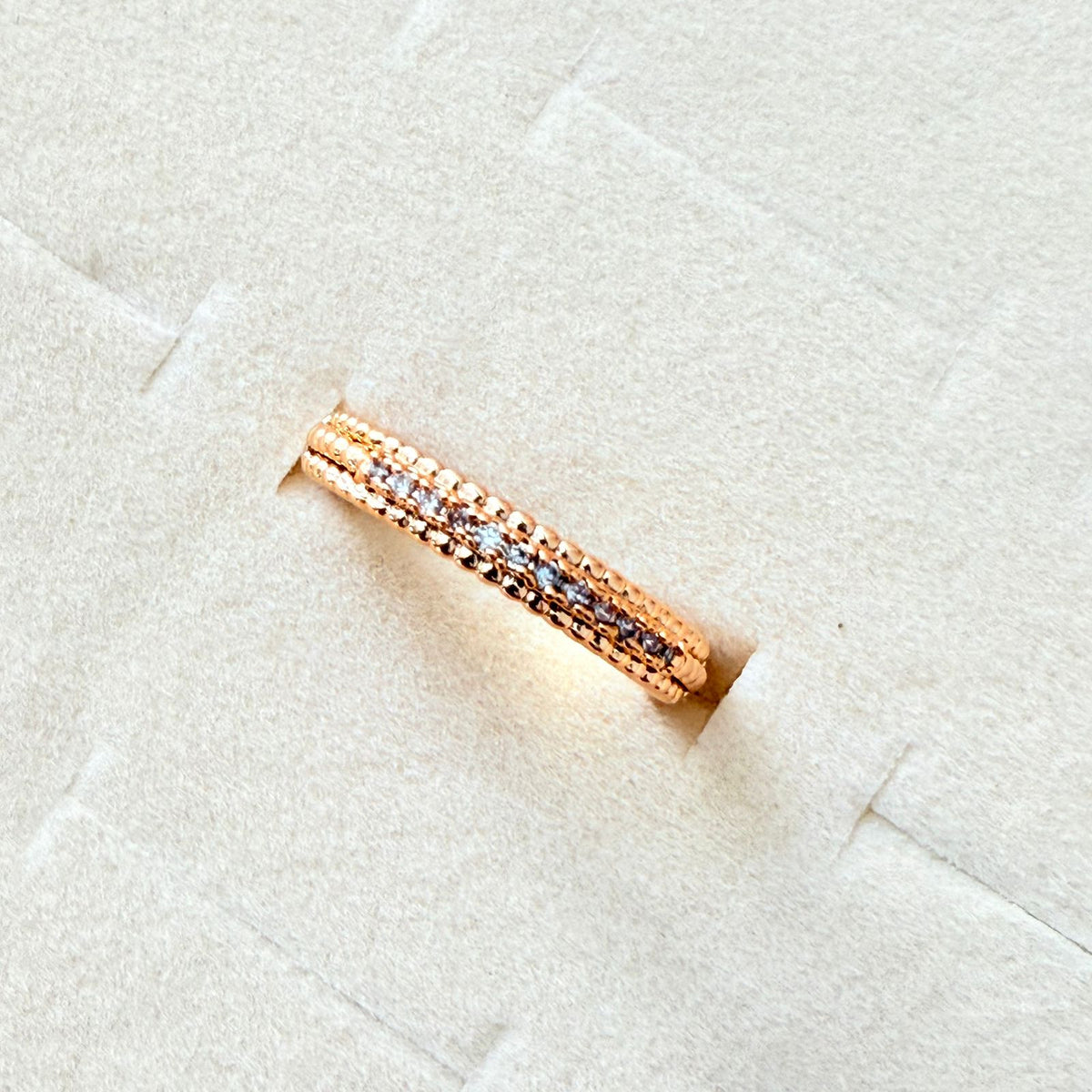 Anel Aparador Delicado com Pontos de Zircônias | Dourado Tamanho:21