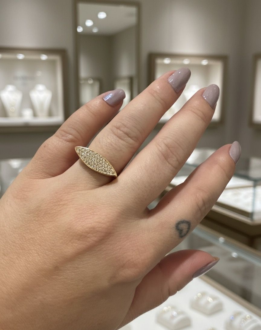 Anel Cravejado em Zircônia Achatado | Dourado Regulável 13 ao 18