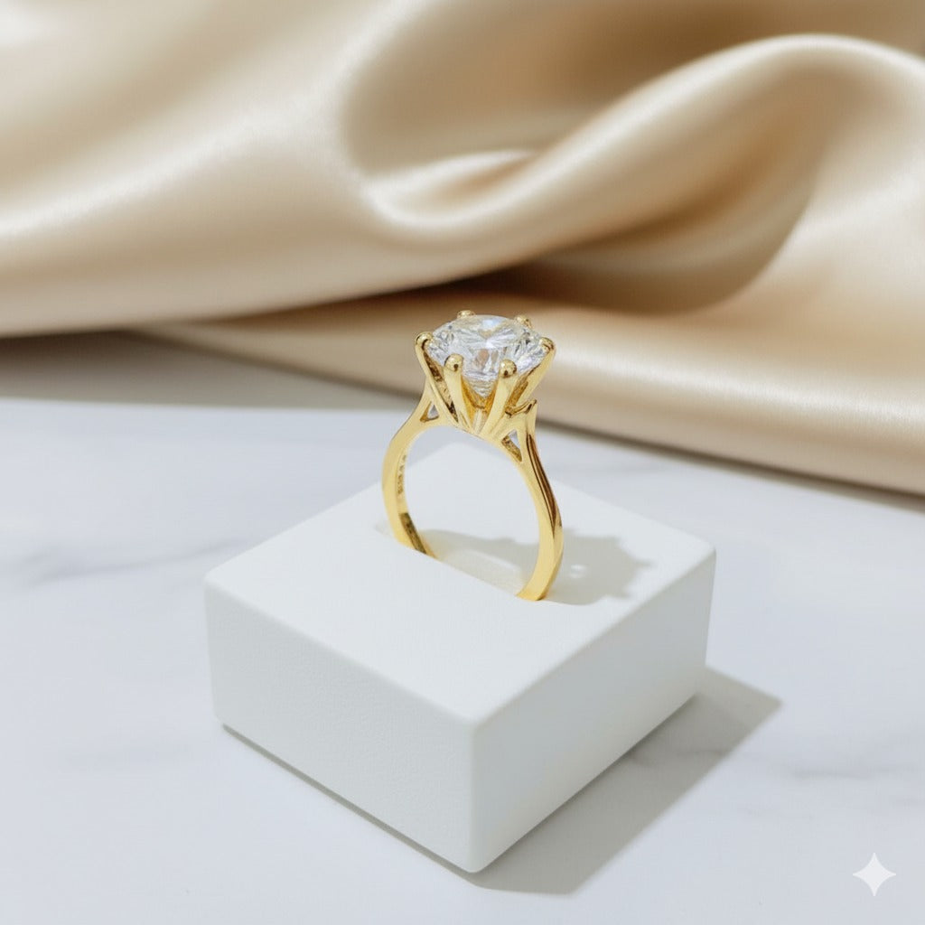 Anel Solitário com Pedra Cristal Virginia Dourado Ajustável