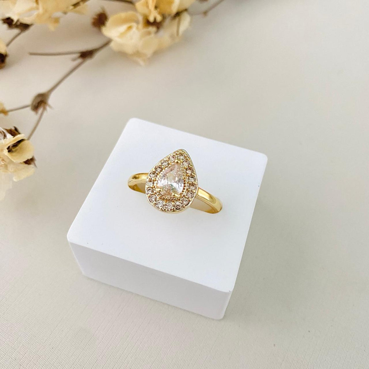 Anel Solitário Gota de Zircônia Cristal | Dourado Tamanho:21