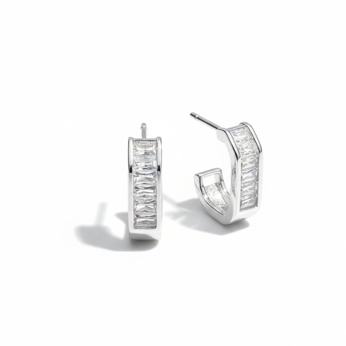Argola de Zircônia Quadrada Lesly Prata