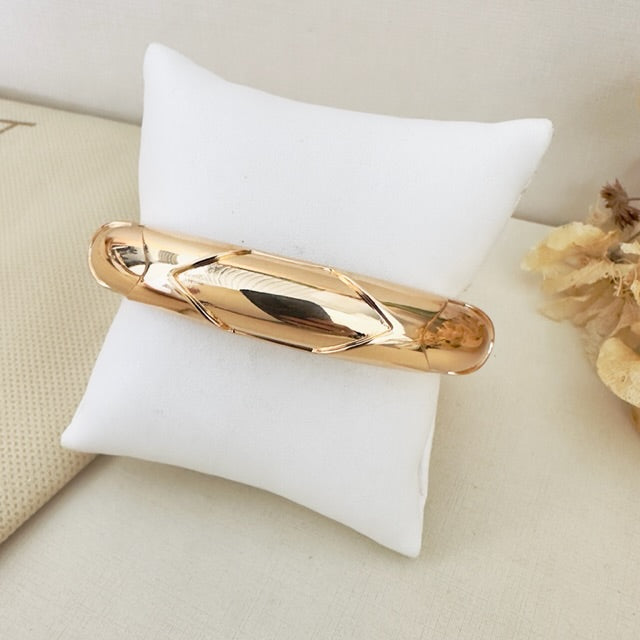 Bracelete Geométrico Trabalhado Dourado