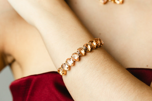 Bracelete Gotinha Alice de Zircônia Nude Dourado Ajustável