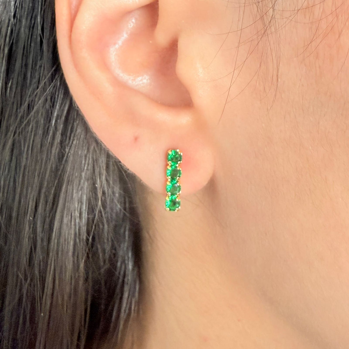 Brinco Ear Hook de Zircônia Esmeralda