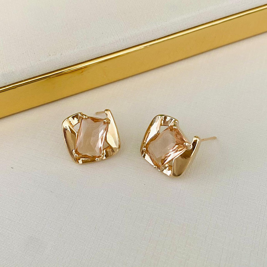 Brinco Quadrado em Zircônia Nude Dourado