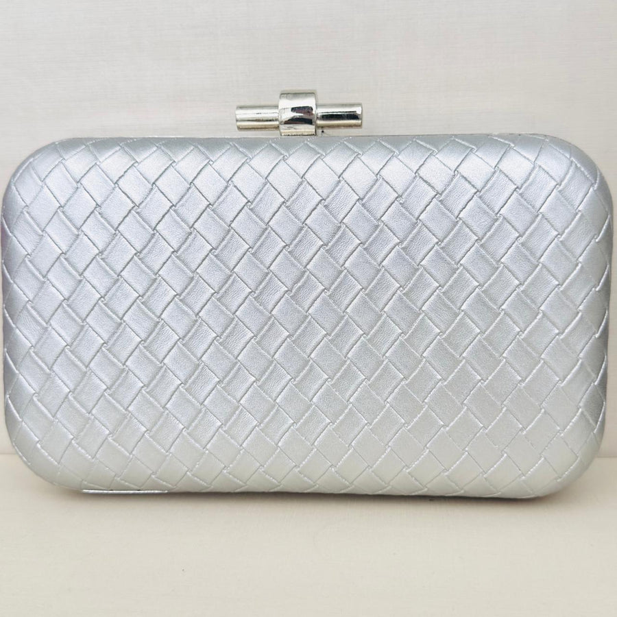 Clutch Detalhada Prata