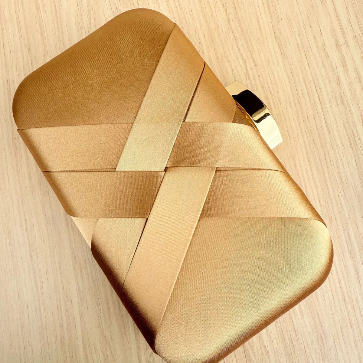 Clutch de X Marrom Caramelo