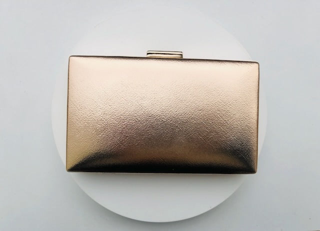 Clutch Metalizada Dourado