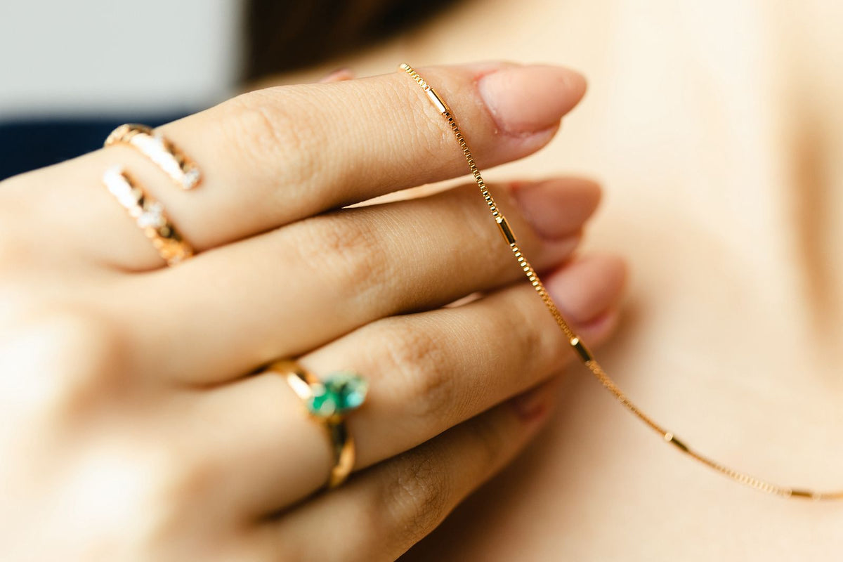 Colar Curto de Caninho Dourado