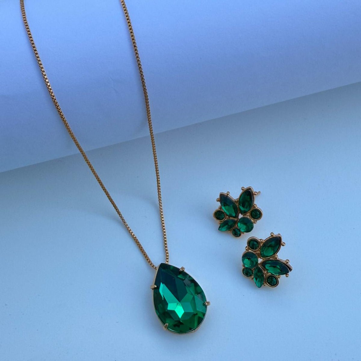 Conjunto Colar de Gota e Brinco Esmeralda