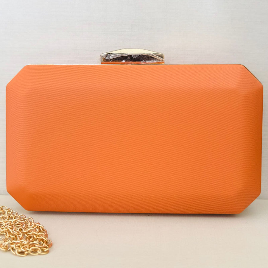Clutch Coral Laranja com Detalhe Dourado