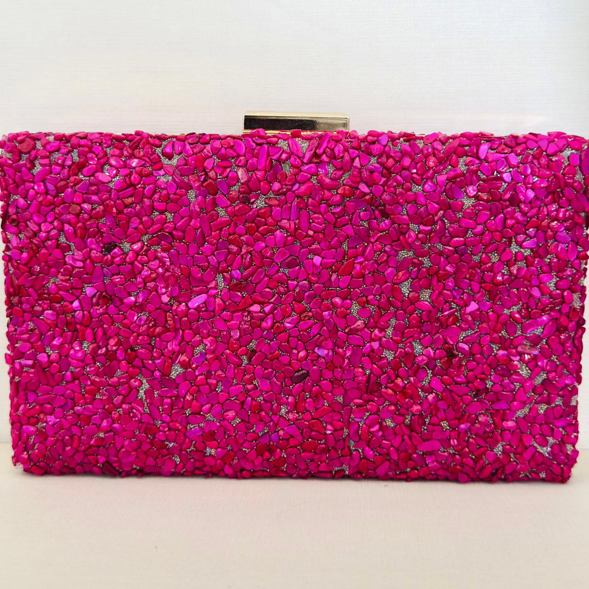 Clutch de Pedrinhas Rosa Pink Detalhe Dourado