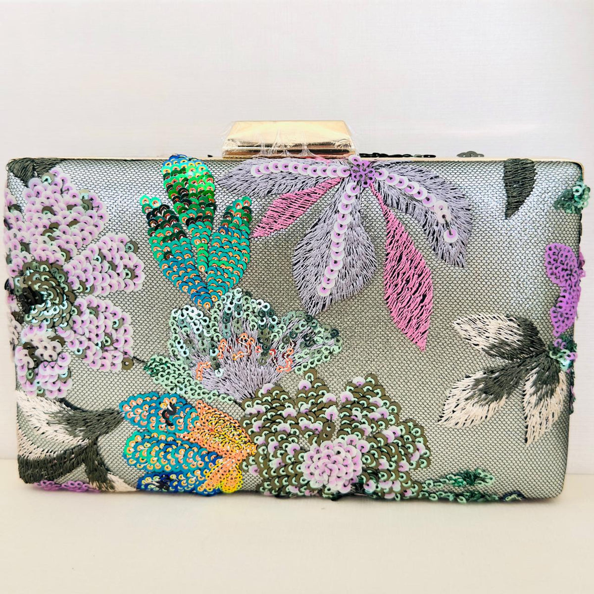 Clutch Bordada Menta com Lilás Detalhe Dourado