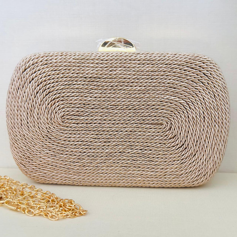 Clutch de Cordão Bege com Detalhe Dourado
