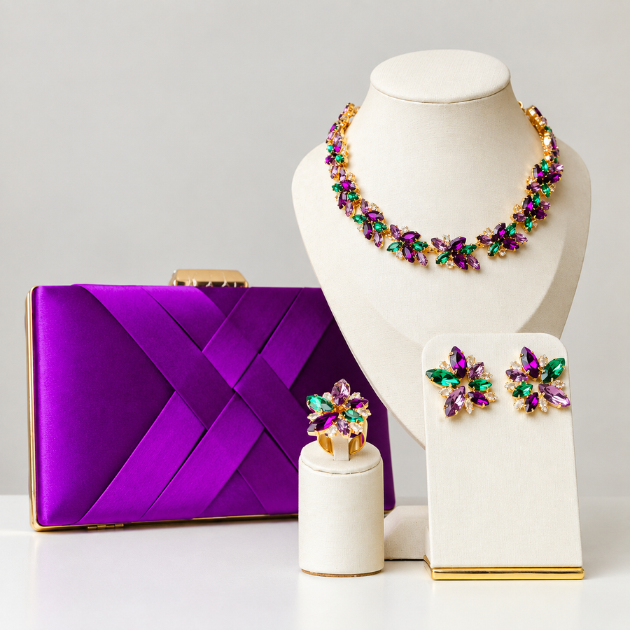Kit 4 Peças Clutch, Brinco, Anel Regulável e Colar JessyHasse Roxo com Verde Banho Dourado