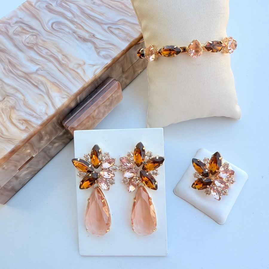 Kit Brinco Bracelete e Anel Regulavel Vanessa e Clutch Tons De Marrom
