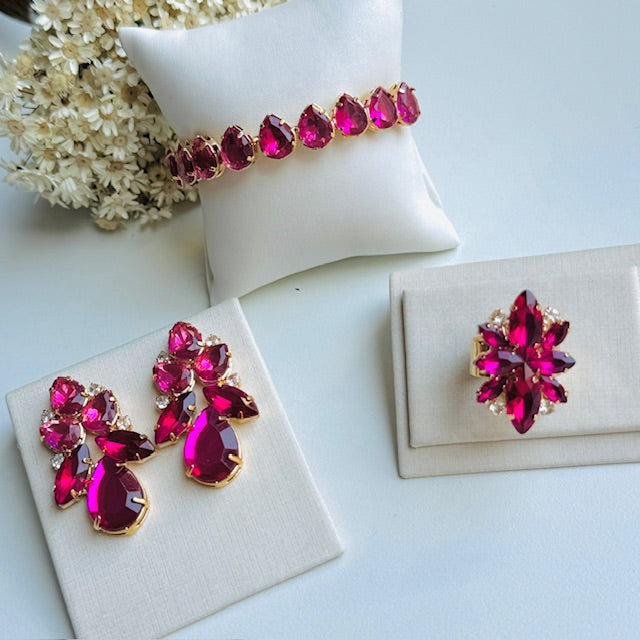 Kit 3 Peças Anel Regulável, Bracelete e Brinco Kelly Fucsia com Pink Dourado