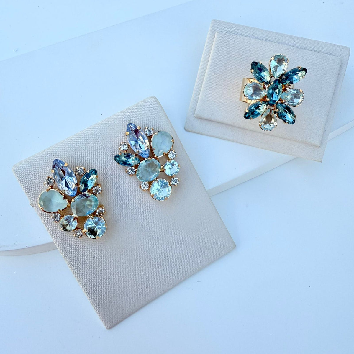 Kit Anel Regulável e Brinco Kim Tons de Azul Claro