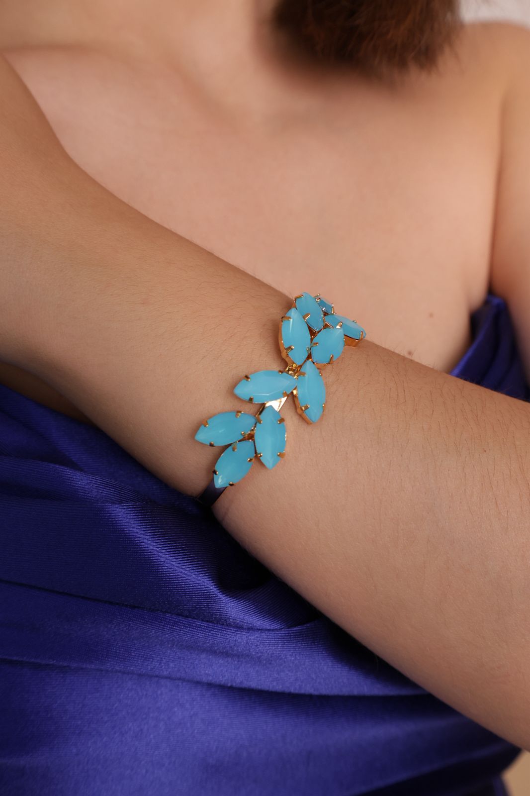 Kit Brinco, Anel Regulável e Bracelete Ayla Azul Turquesa