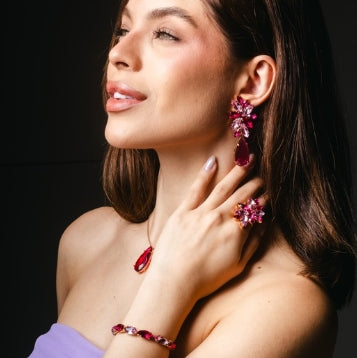 Kit 4 Acessorios, Brinco, Colar, Bracelete e Anel Regulável Londres Tons de Rosa Banho Dourado