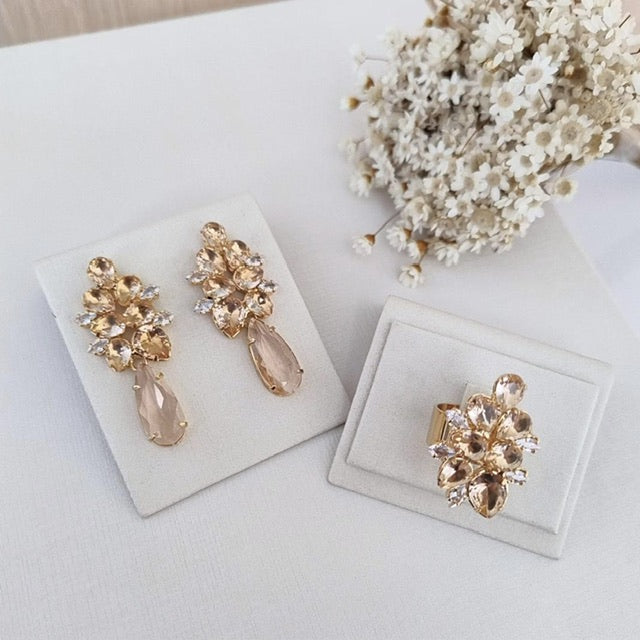 Kit Brinco e Anel Regulável Thamires de Zircônia Nude Dourado