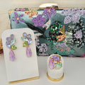 Kit Clutch Bordada, Brinco e Anel Regulável Bianca Tons de Verde Menta e Lilás Dourado