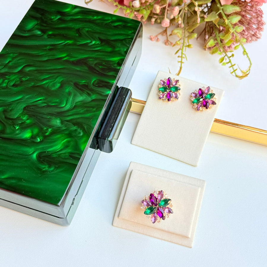 Kit Clutch, Brinco e Anel Regulável de Pedraria Esmeralda com Roxo Soraya