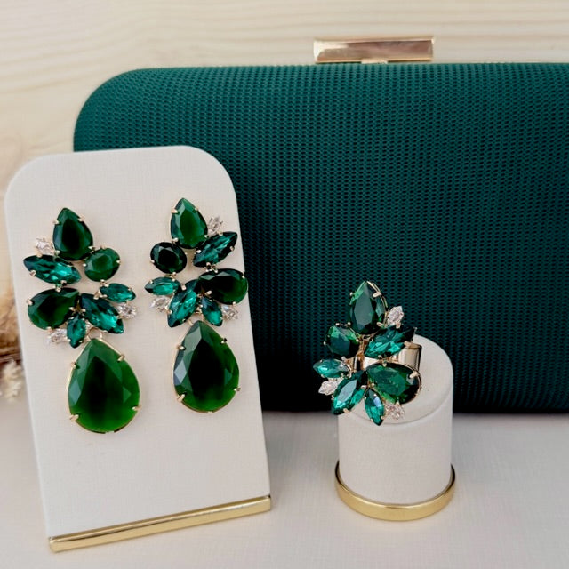 Kit Clutch, Brinco e Anel Regulável Gaby de Zircônia Verde Esmeralda Dourado