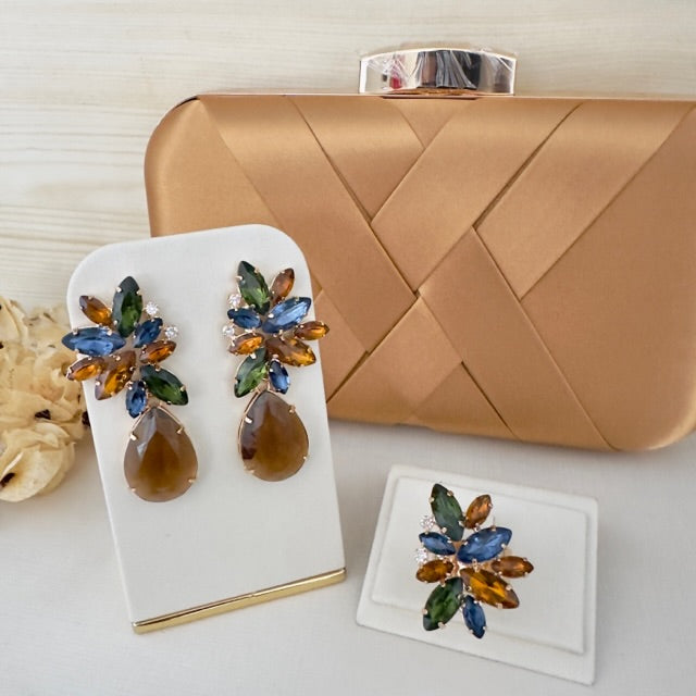 Kit Clutch, Brinco e Anel Regulável Scarlat de Pedraria Tons de Inverno Dourado