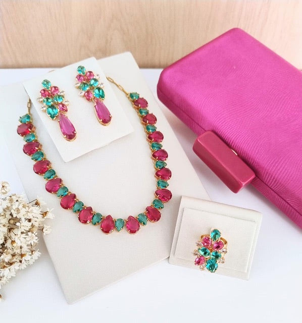 Kit Clutch, Colar, Brinco e Anel Regulável de Zircônia Fúscia com Turmalina Thamires