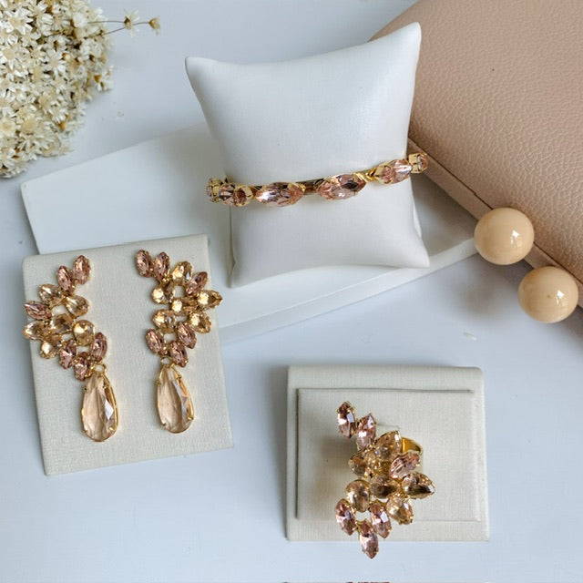 Kit Clutch Nude, Anel Regulável, Brinco e Bracelete de Pedraria Nude Deborah