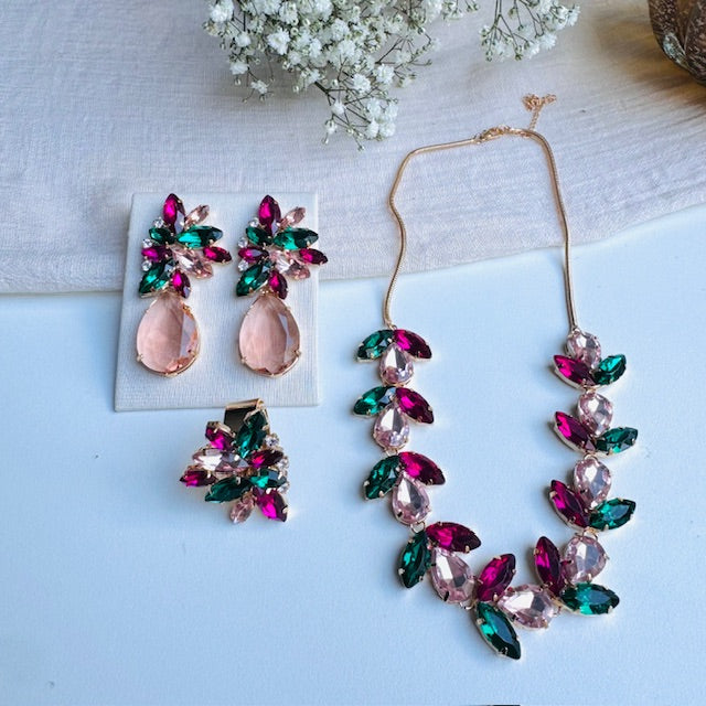 Kit Colar, Anel Regulável e Brinco Verde, Nude e Rosa Pink Stella