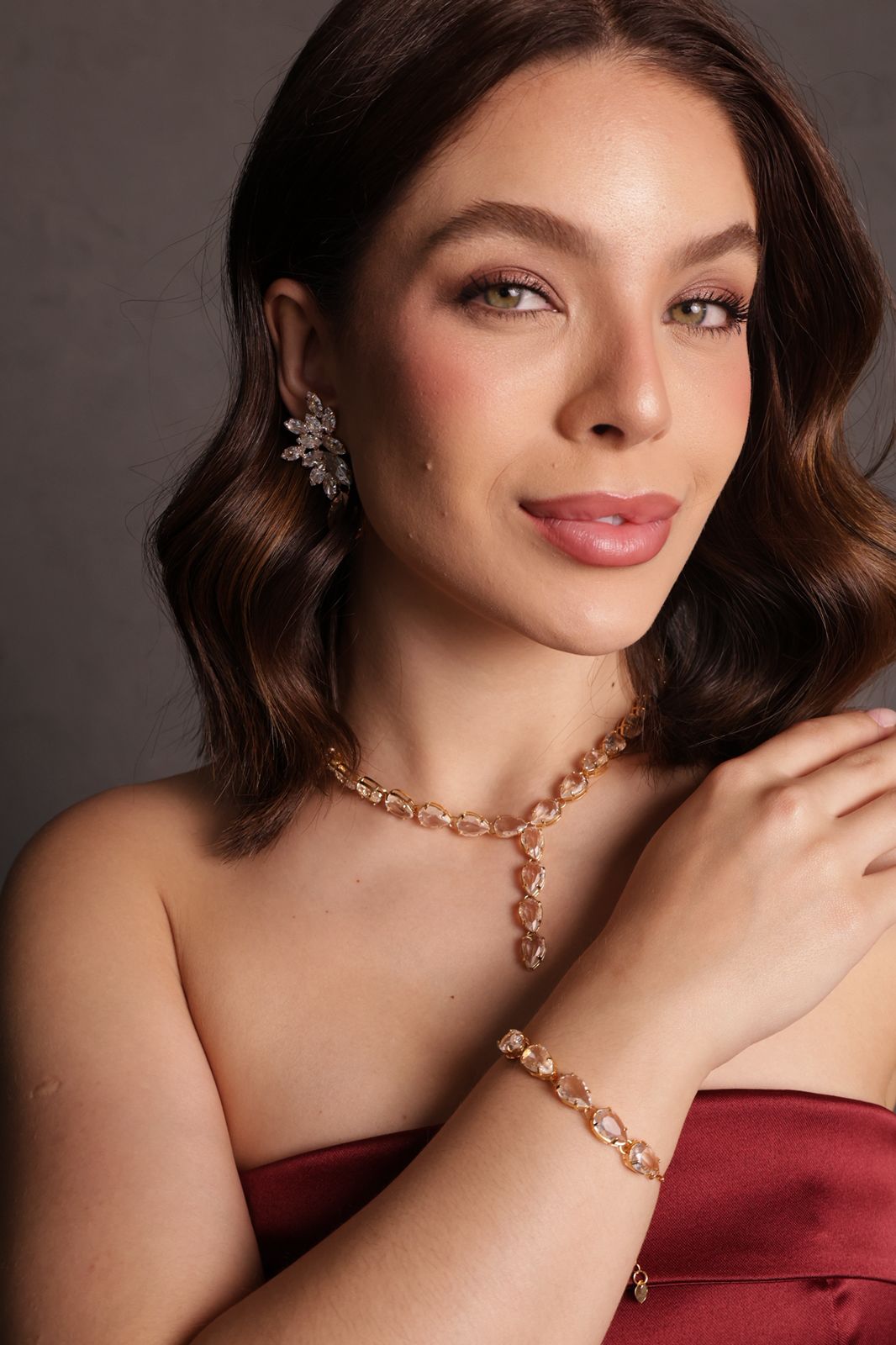 Kit Colar, Brinco e Pulseira Adele Cristal de Zircônia Dourado