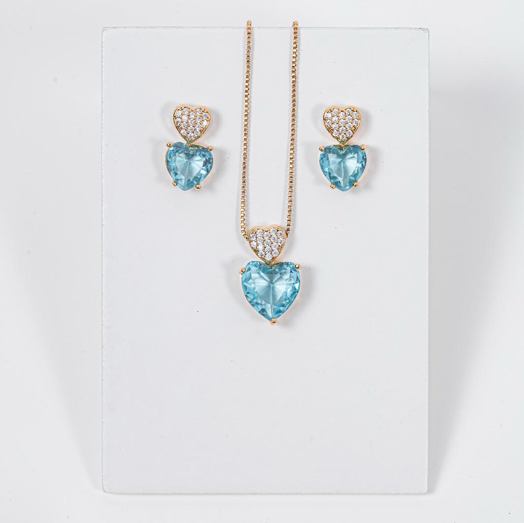 kit Colar e Brinco Coração de Zircônia Azul Claro com Cristal Bia Banho de Ouro 18k