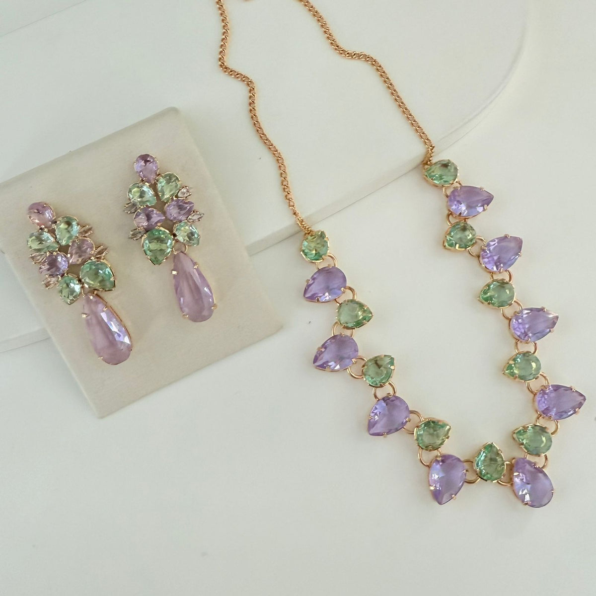 Kit Colar e Brinco Thamires com MIriam Lavanda com Menta de Zircônia